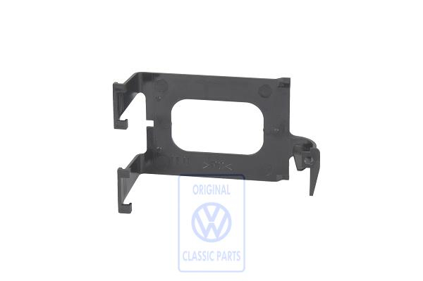 Halter für Passat B5