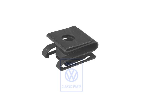 Schnappmutter für Stoßfänger vorn Polo 2F