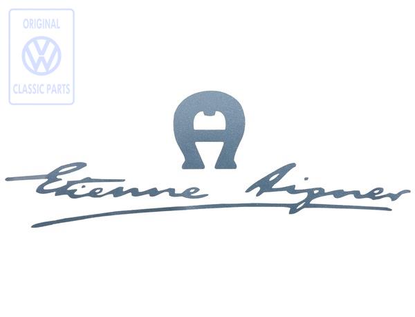 Schriftzug Etienne Aigner