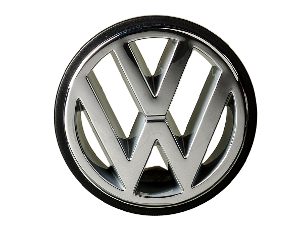 VW-Zeichen vorn