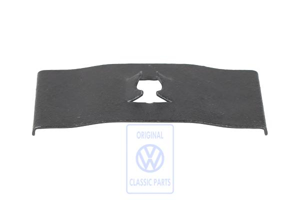 Retaining panel for VW Beetle