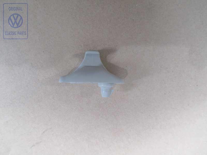 Retainer for sun visor