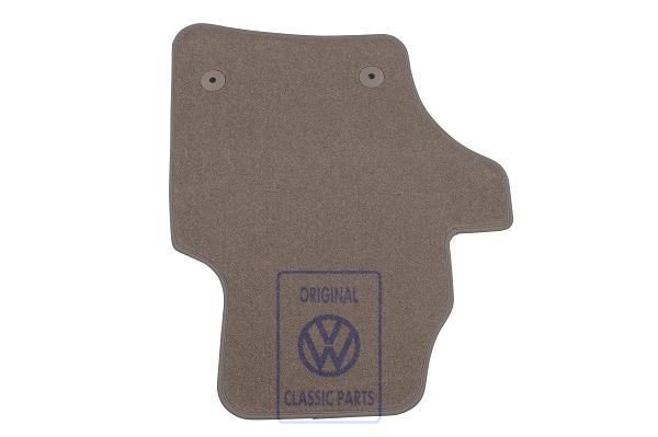 Floor mat for VW Touareg