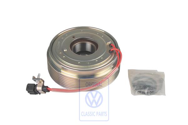 Electromagnetic coupling for VW T4