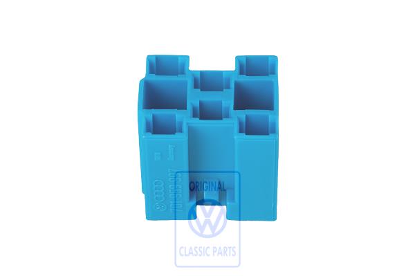 Flat contact housing for VW T4