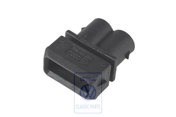 Flat contact housing