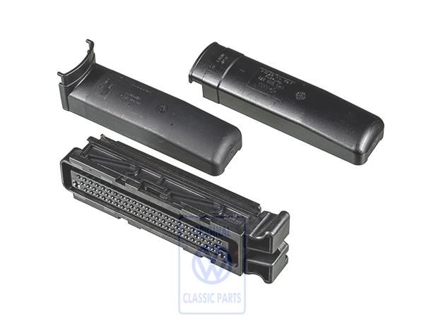 Flat contact housing