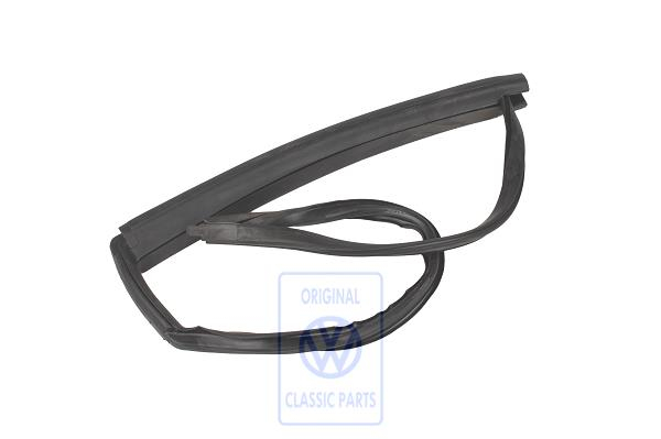 Seal for VW Polo Mk2