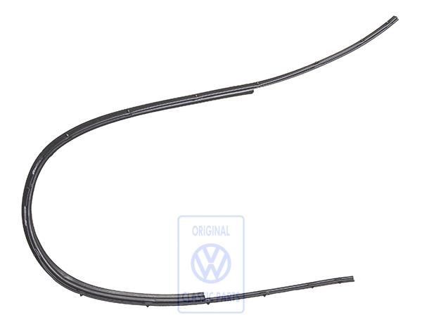 Bonnet seal for VW Golf Mk4