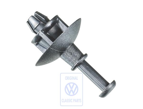 Retainer for VW Golf Mk4
