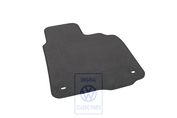 Floor mat for VW Golf Mk5