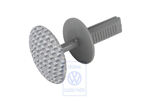 Spreader rivet for VW LT Mk2