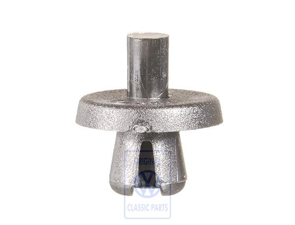 Spreader rivet