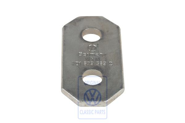 Reinforcement plate for VW T4