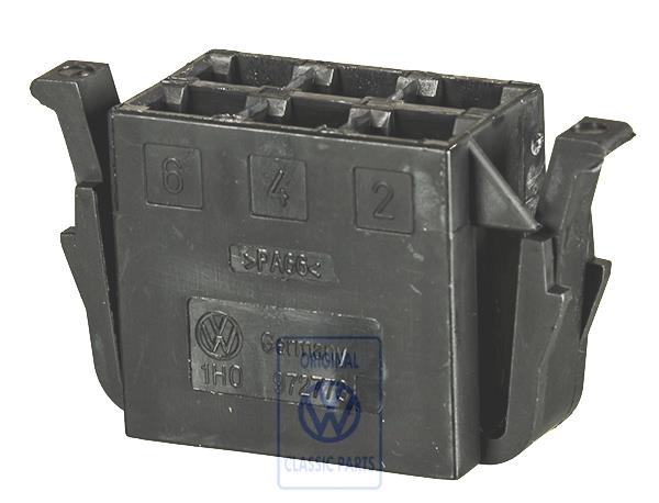 Flat contact housing