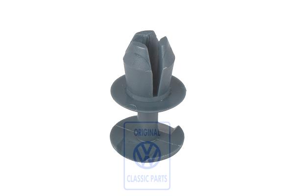 Spreader rivet for VW Passat 35i