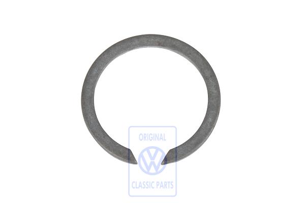 Secure ring for VW LT Mk1