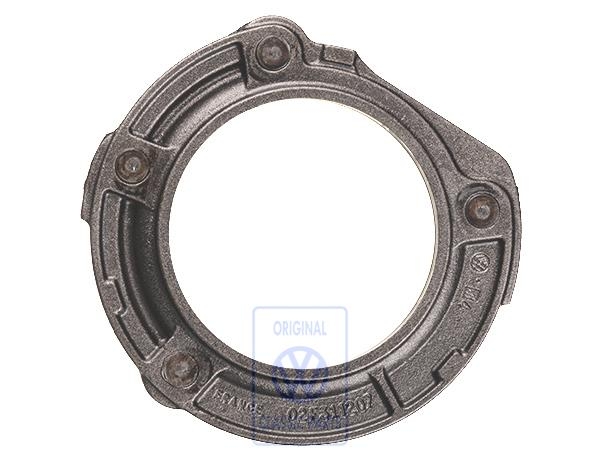 Taper roller bearing support for VW T4