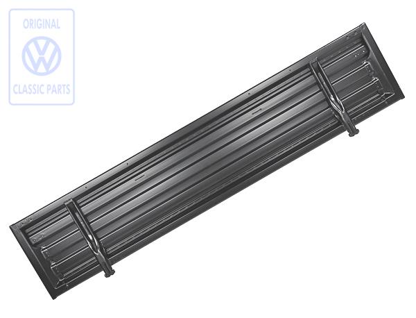 Load flap for T3 crew cab