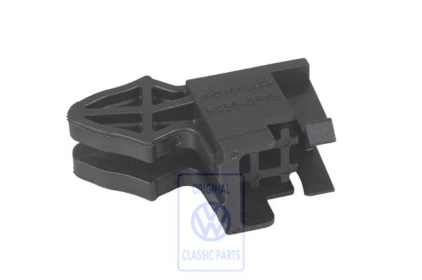 Locking hooks for VW T5