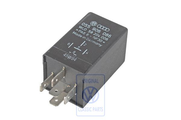 Relay for temperature monitoring