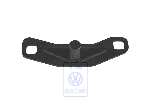 Striker plate for VW Passat B5