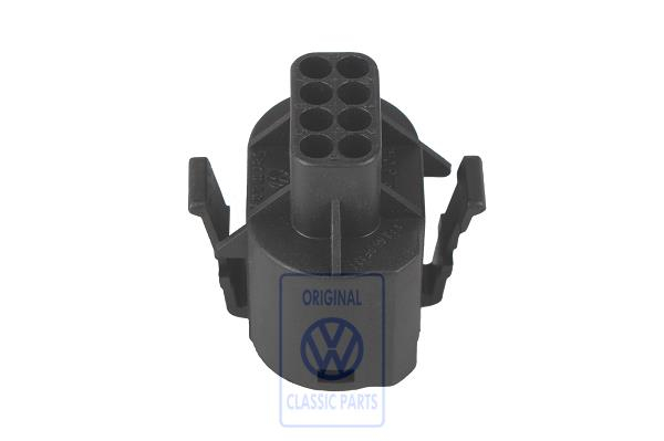 Flat contact housing