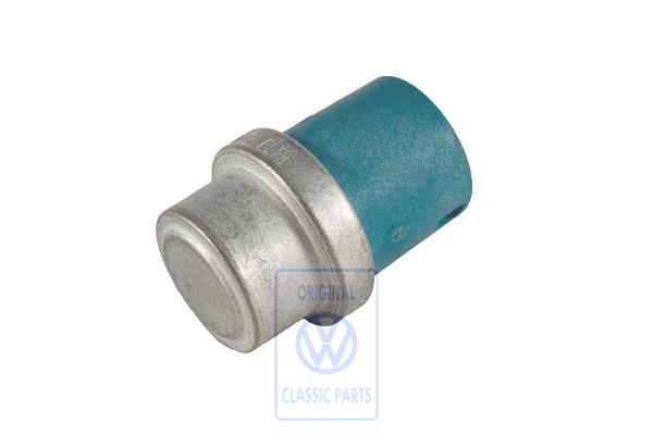 Thermostatic switch suction pipe pre-heating