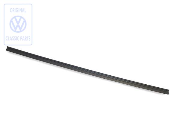 Window slot seal outer Golf convertible