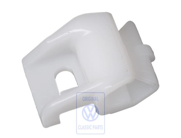Brake hose bracket