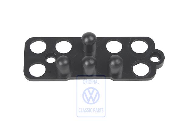 Retaining plate