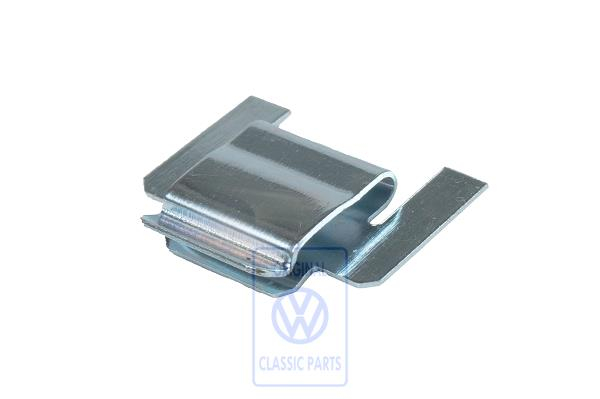 Window clip for VW Golf Mk1