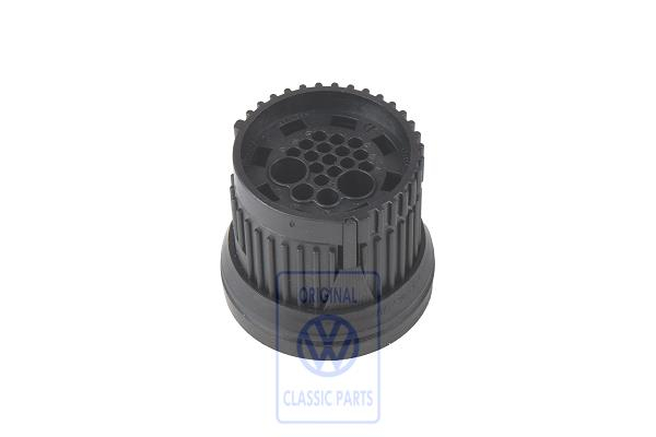 Flat contact housing