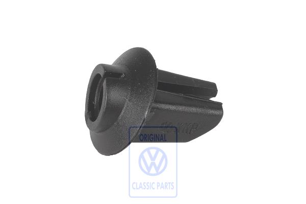 Expanding nut for VW Vento