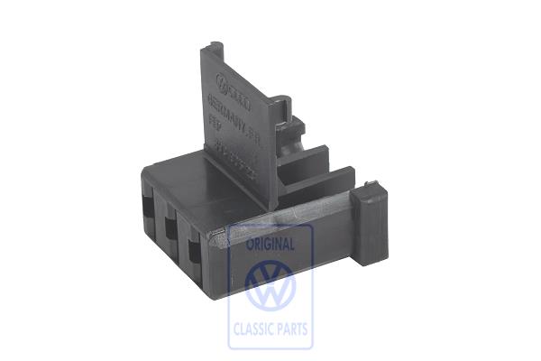 Flat contact housing