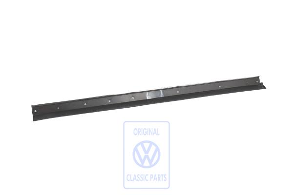 Window aperture seal for VW Beetle