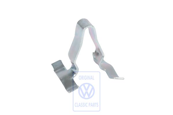 Clip trim strip outside