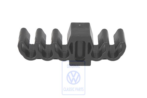 Retainer for VW LT Mk2