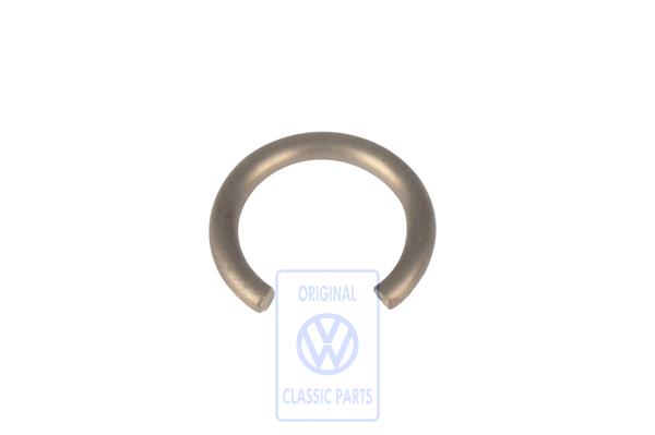 Door snap ring