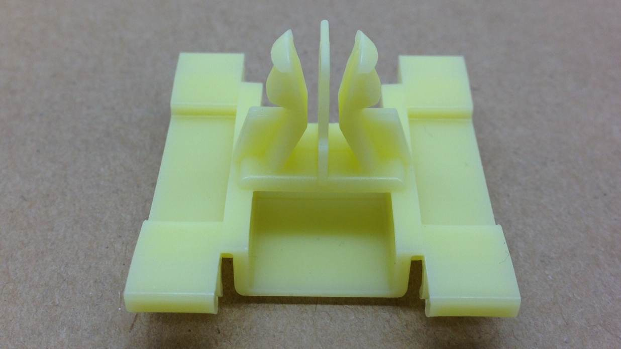 Protective strip clip for VW Golf Mk3