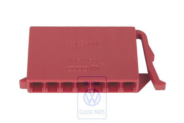 Flat contact housing