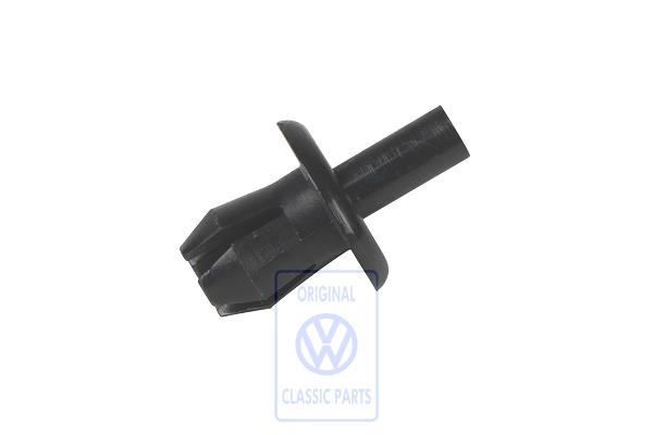 Spreader rivet for VW LT Mk2