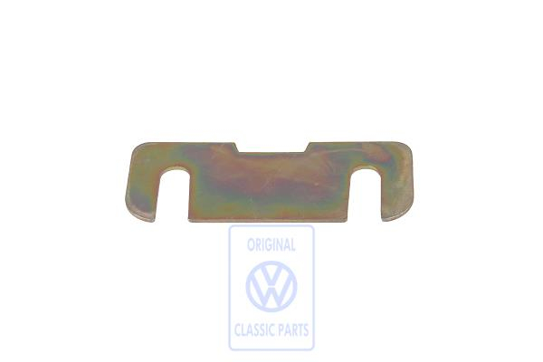 Spacer plate for VW LT Mk1