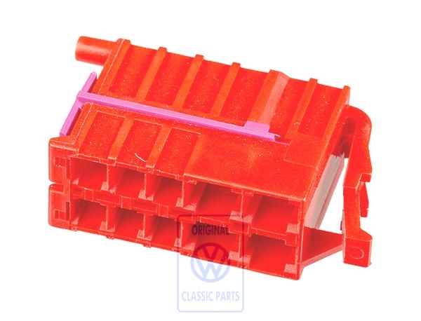 Flat contact housing