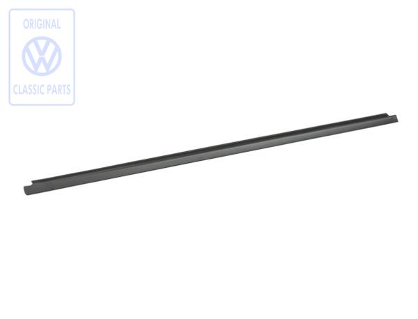 Outer window slot seal for the Polo 6N1
