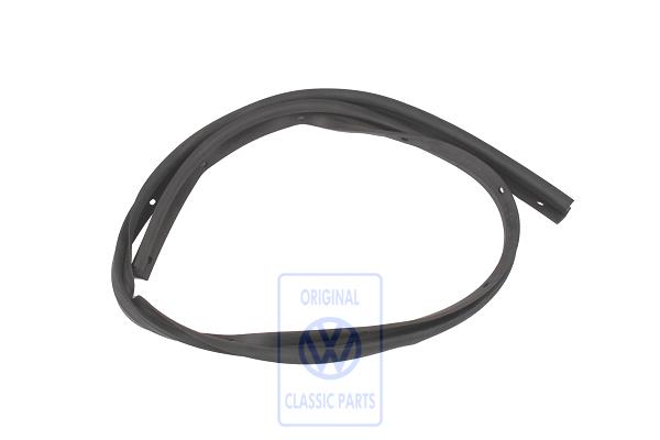 Seal for front lid Passat B4