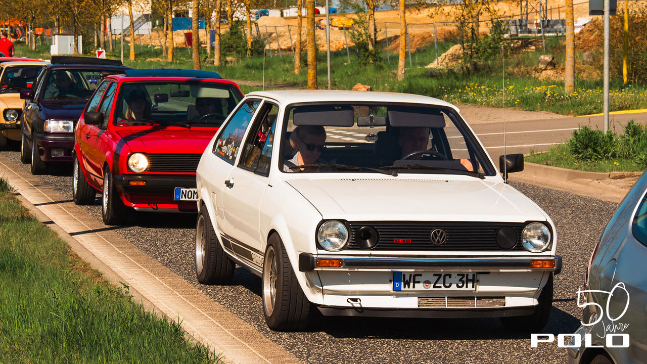 50 Jahre Polo Community Treffen bei Volkswagen Classic Parts: Über 100 Teilnehmer feiern bei strahlendem Sonnenschein die Polo Generationen 1 bis 4.