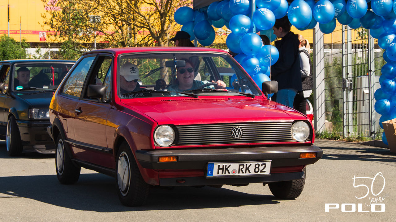50 Jahre Polo Community Treffen bei Volkswagen Classic Parts: Über 100 Teilnehmer feiern bei strahlendem Sonnenschein die Polo Generationen 1 bis 4.