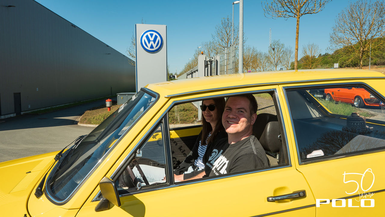 50 Jahre Polo Community Treffen bei Volkswagen Classic Parts: Über 100 Teilnehmer feiern bei strahlendem Sonnenschein die Polo Generationen 1 bis 4.