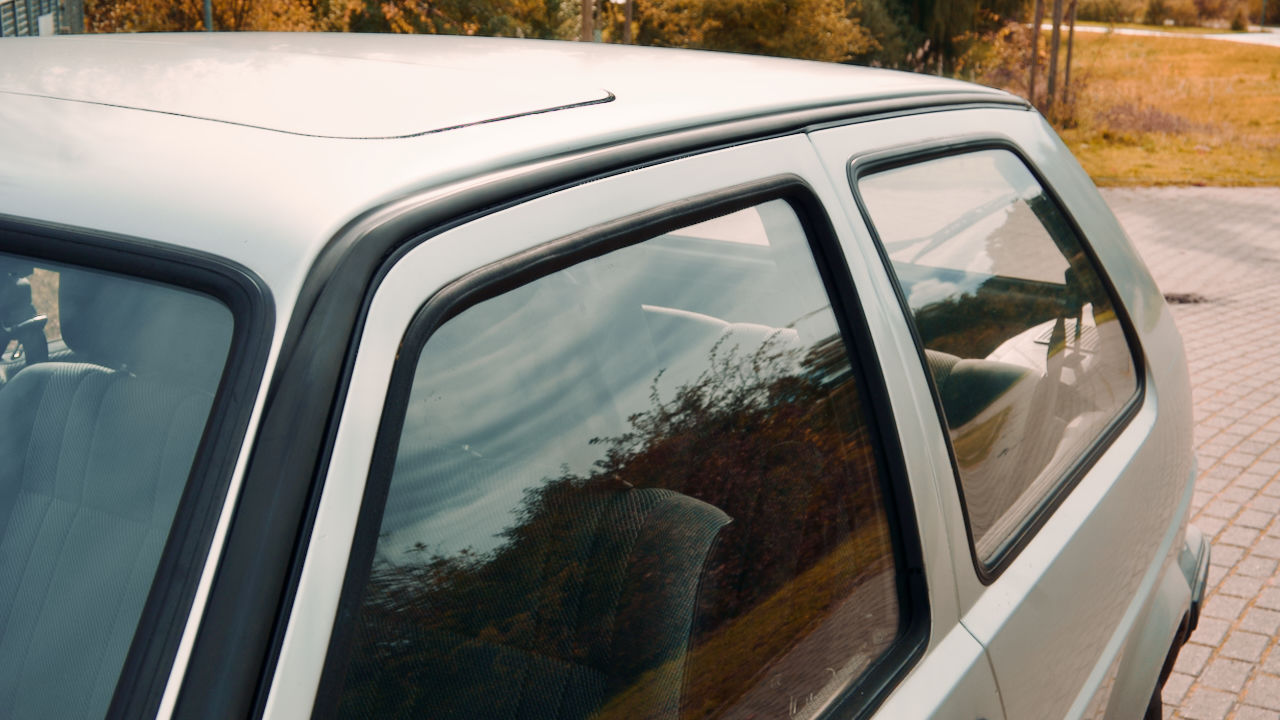 Jetzt exklusiv bestellen: Die Golf 2 Dachzierleisten für den 2-Türer in Original Volkswagen Qualität. Jetzt im offiziellen Online-Shop von VW Classic Parts erhältlich.